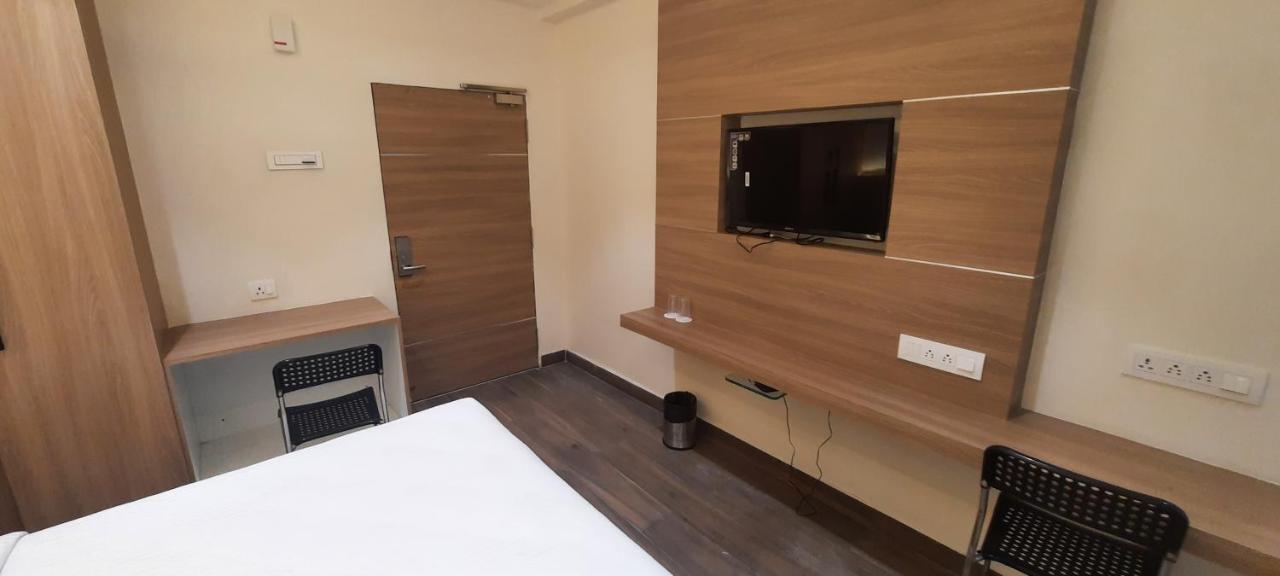Hotel Sunrise Hospitality Vijayawāda Eksteriør bilde