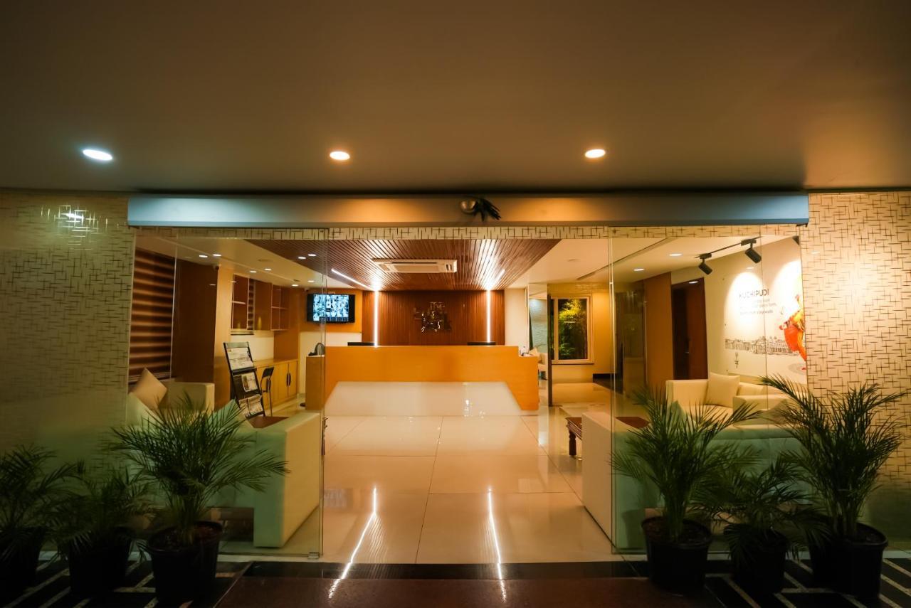 Hotel Sunrise Hospitality Vijayawāda Eksteriør bilde