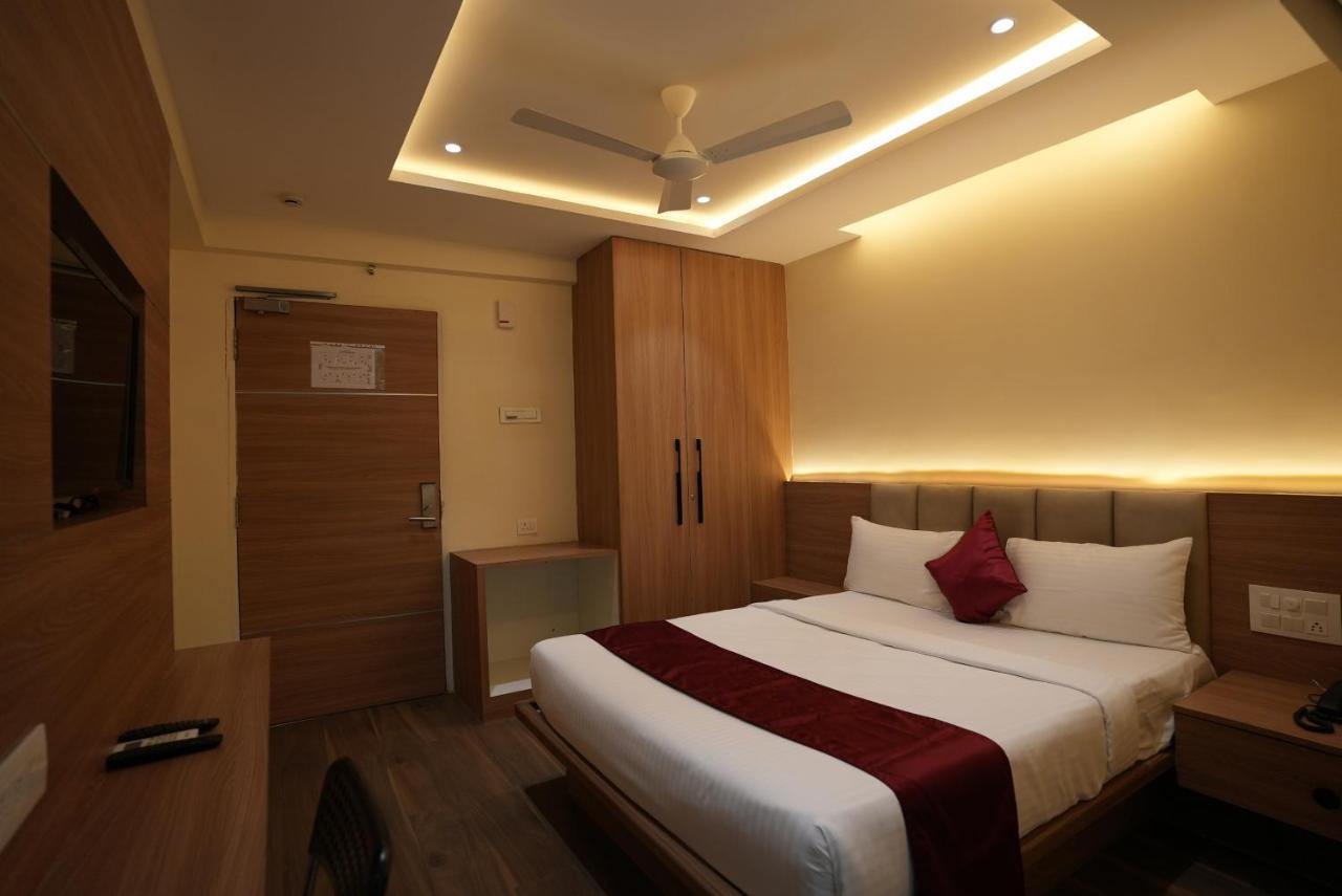 Hotel Sunrise Hospitality Vijayawāda Eksteriør bilde